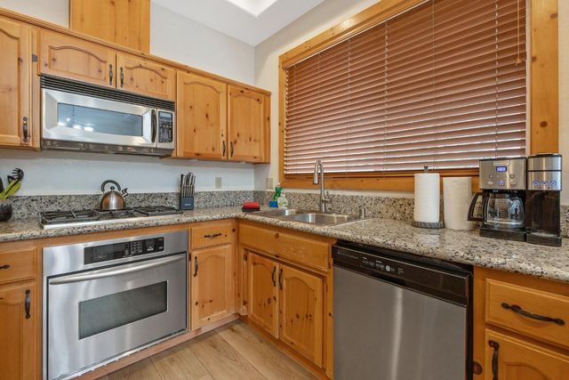 40838 Village Pass Lane, Shaver Lake, CA 93664