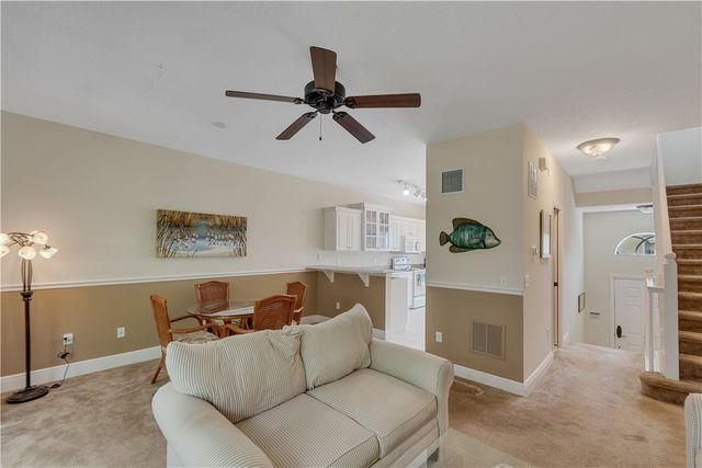 1670 42nd Square 102, Vero Beach, FL 32960