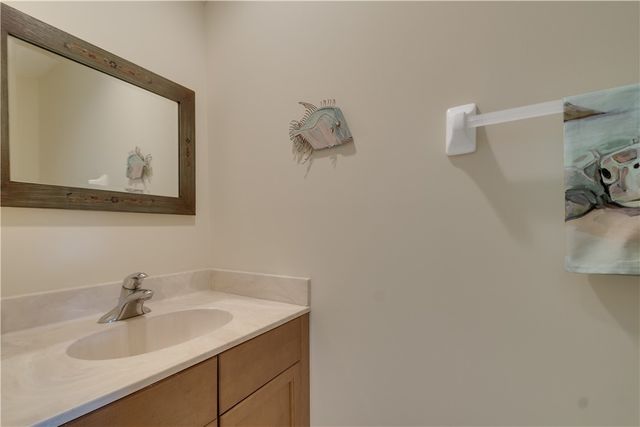 1670 42nd Square 102, Vero Beach, FL 32960