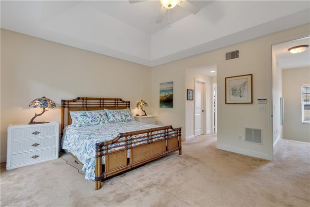 1670 42nd Square 102, Vero Beach, FL 32960