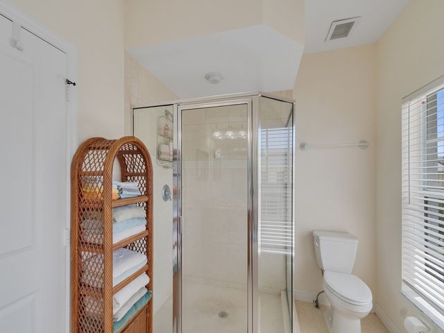 1670 42nd Square 102, Vero Beach, FL 32960