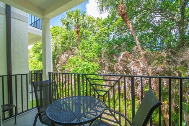 1670 42nd Square 102, Vero Beach, FL 32960