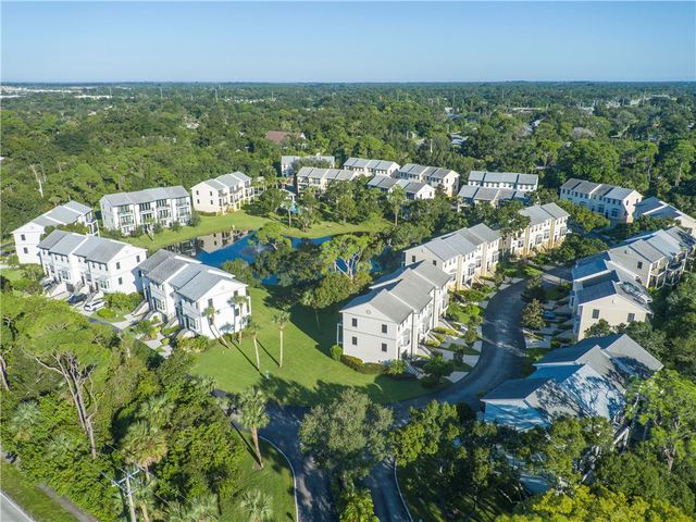 1670 42nd Square 102, Vero Beach, FL 32960