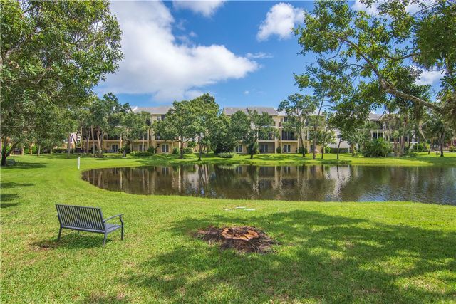 1670 42nd Square 102, Vero Beach, FL 32960