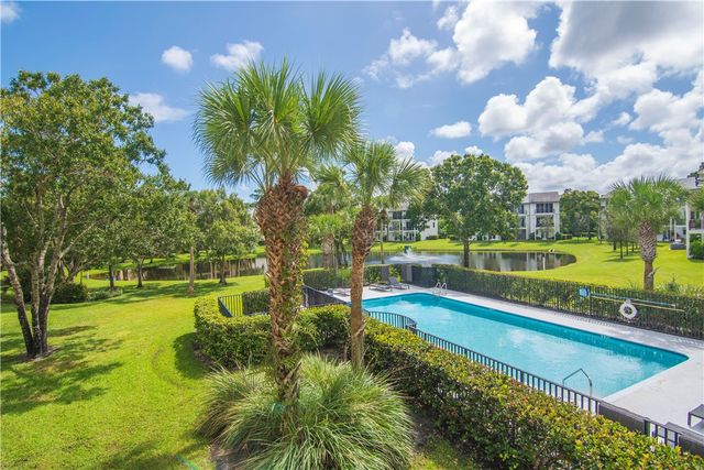 1670 42nd Square 102, Vero Beach, FL 32960