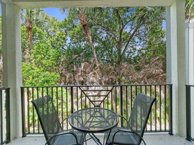 1670 42nd Square 102, Vero Beach, FL 32960