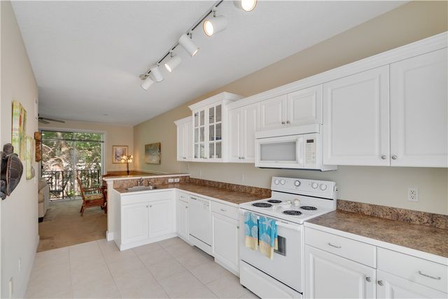 1670 42nd Square 102, Vero Beach, FL 32960