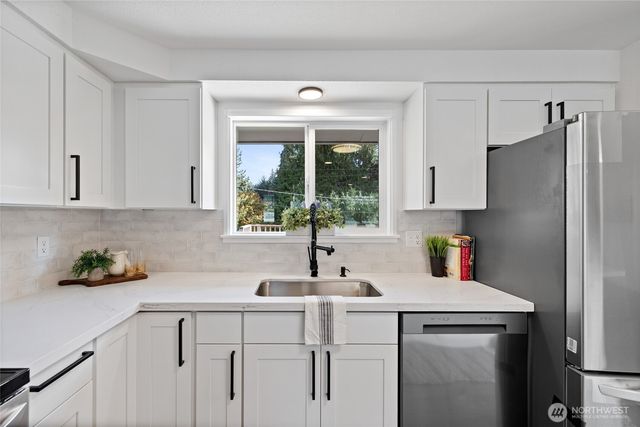1605 S Highland Avenue, Tacoma, WA 98465