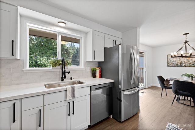 1605 S Highland Avenue, Tacoma, WA 98465