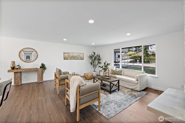 1605 S Highland Avenue, Tacoma, WA 98465