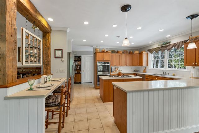 1 River Heights Road, Tuftonboro, NH 03816