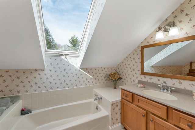 1 River Heights Road, Tuftonboro, NH 03816