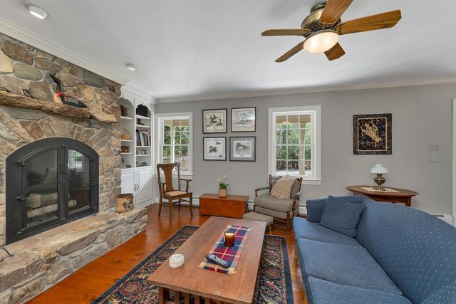 1 River Heights Road, Tuftonboro, NH 03816