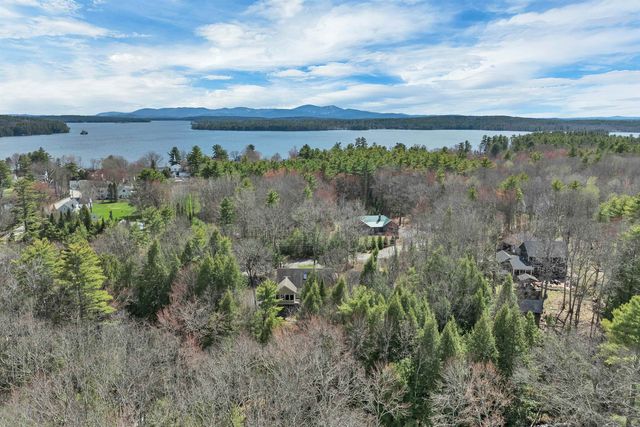 1 River Heights Road, Tuftonboro, NH 03816