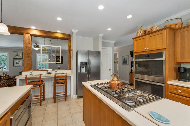 1 River Heights Road, Tuftonboro, NH 03816