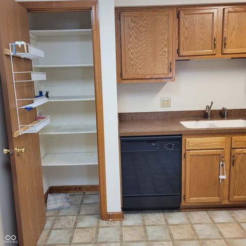 8105 Bentley Farms Drive, Indianapolis, IN 46259