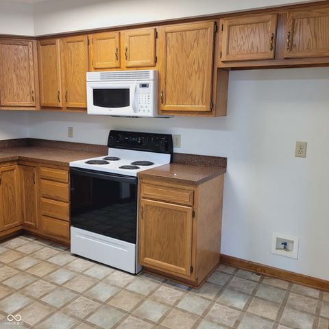 8105 Bentley Farms Drive, Indianapolis, IN 46259