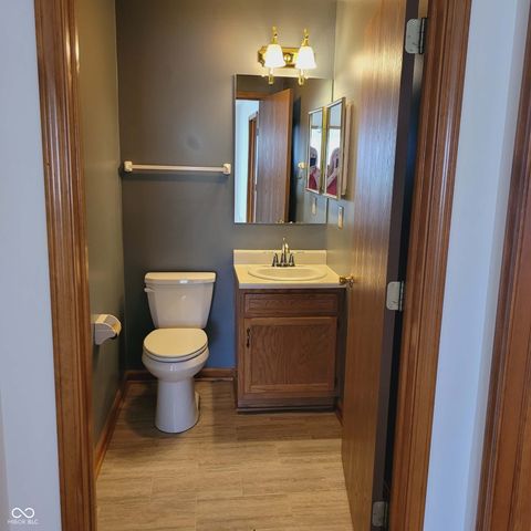 8105 Bentley Farms Drive, Indianapolis, IN 46259