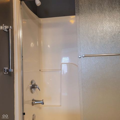 8105 Bentley Farms Drive, Indianapolis, IN 46259