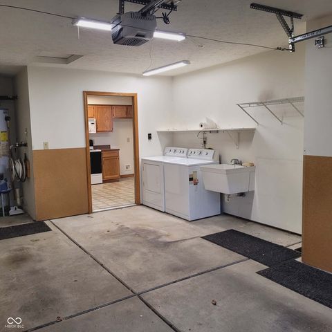 8105 Bentley Farms Drive, Indianapolis, IN 46259