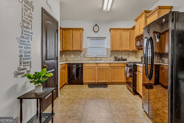 230 River Meadow Drive, Lagrange, GA 30241