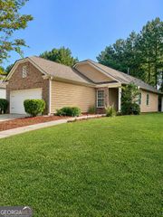 230 River Meadow Drive, Lagrange, GA 30241