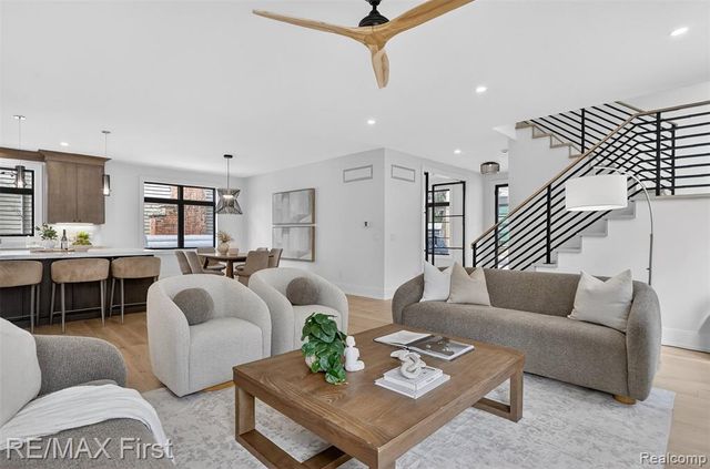 667 Oak, Birmingham, MI 48009