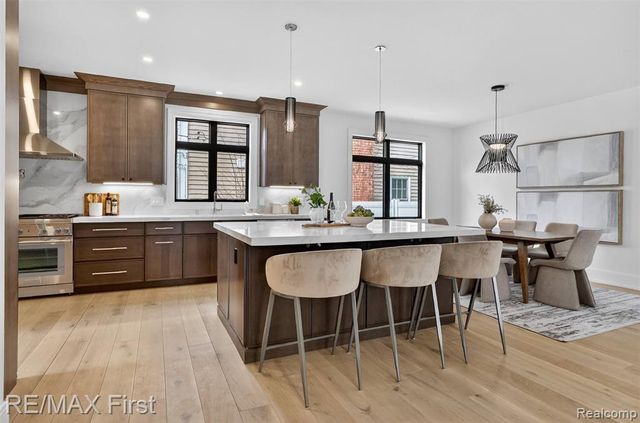 667 Oak, Birmingham, MI 48009