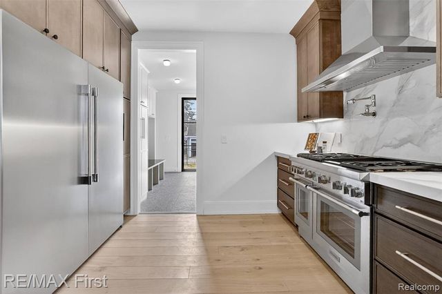 667 Oak, Birmingham, MI 48009