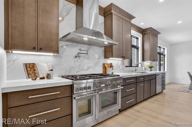 667 Oak, Birmingham, MI 48009