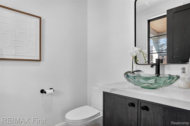 667 Oak, Birmingham, MI 48009