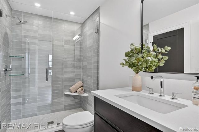 667 Oak, Birmingham, MI 48009