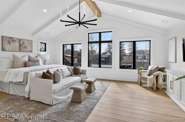 667 Oak, Birmingham, MI 48009