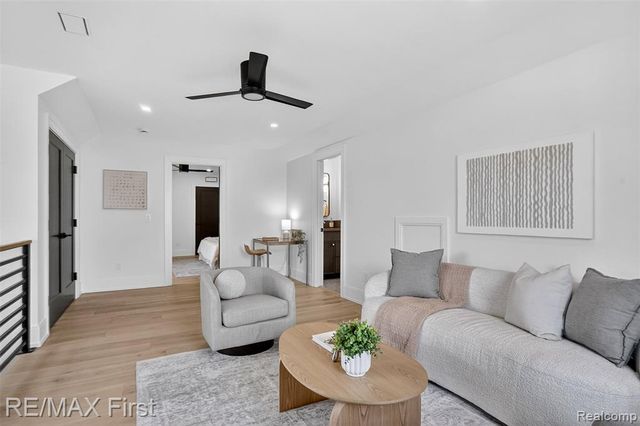 667 Oak, Birmingham, MI 48009