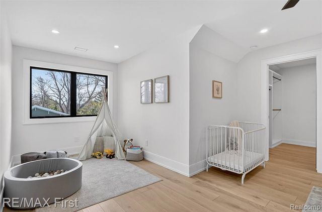 667 Oak, Birmingham, MI 48009