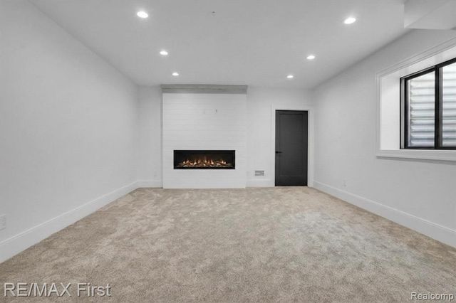 667 Oak, Birmingham, MI 48009