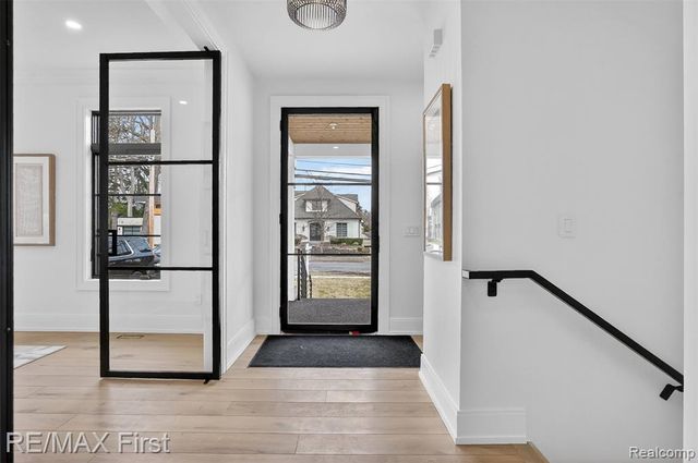 667 Oak, Birmingham, MI 48009