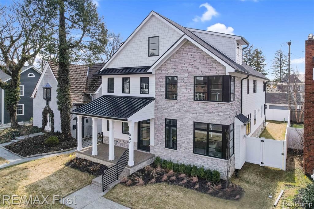 667 Oak, Birmingham, MI 48009