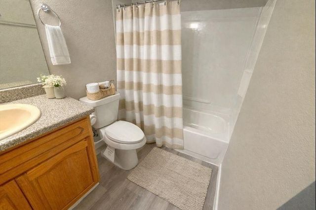 3085 Walnut Bend Lane 16, Houston, TX 77042