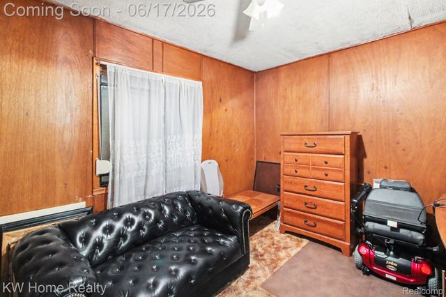 18426 Winthrop Street, Detroit, MI 48235
