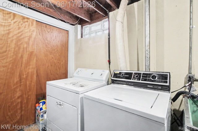 18426 Winthrop Street, Detroit, MI 48235
