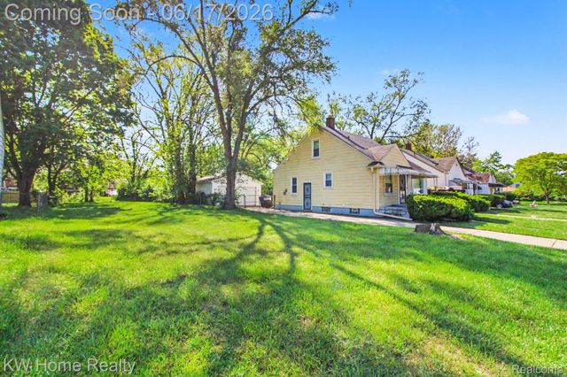 18426 Winthrop Street, Detroit, MI 48235