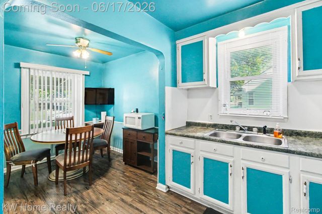 18426 Winthrop Street, Detroit, MI 48235