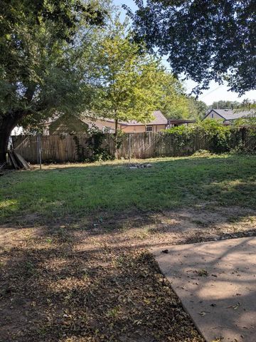 4588 S Brookhaven Ave, Wichita, KS 67216