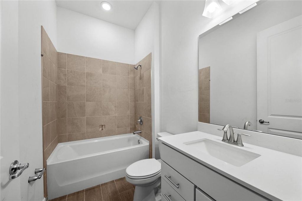 Image 28 of property listing at 6020 MOUND KEY RUN, Lakewood Ranch, FL 34211
