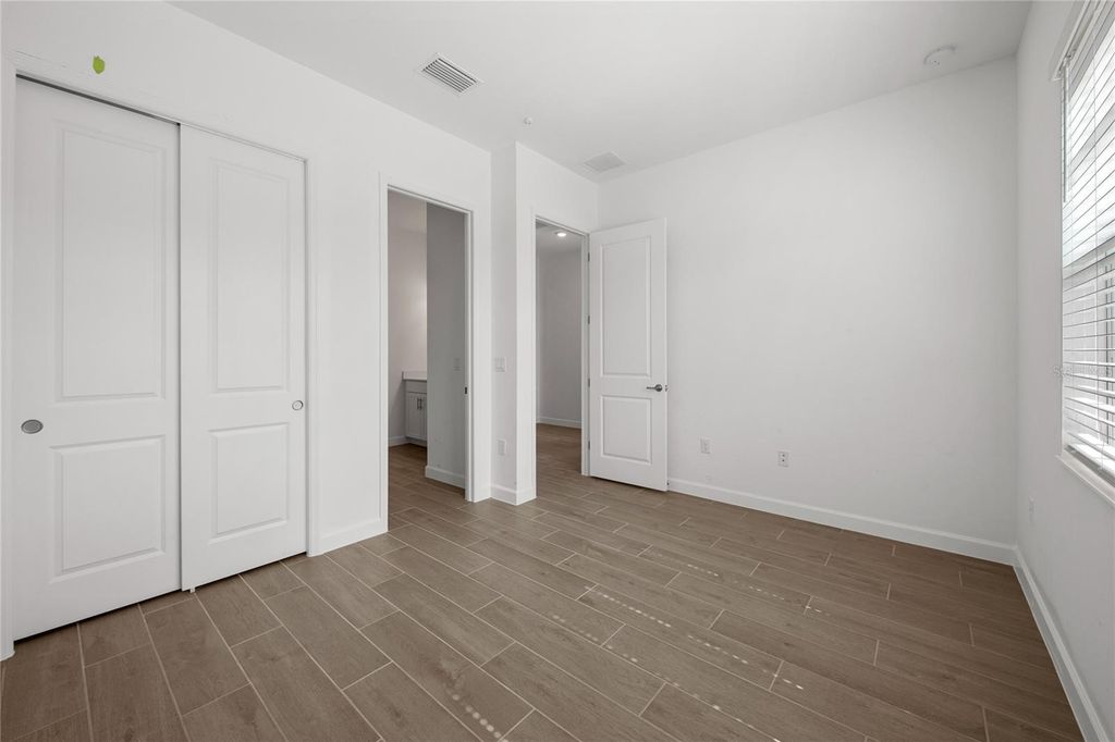 Image 33 of property listing at 6020 MOUND KEY RUN, Lakewood Ranch, FL 34211