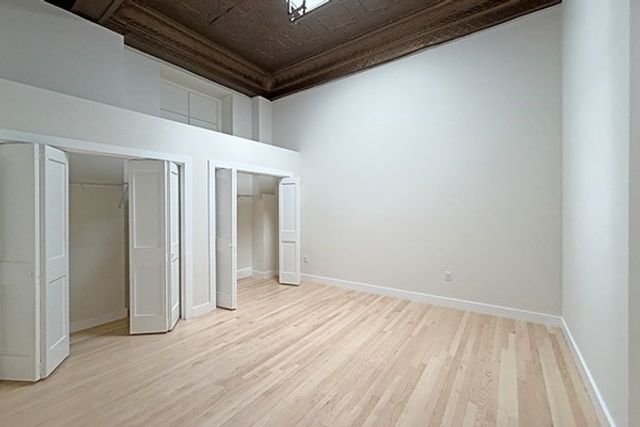 105 Paige St 215, Lowell, MA 01852