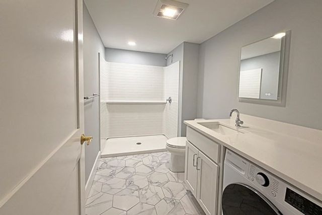 105 Paige St 215, Lowell, MA 01852