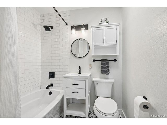 6420 Independence Way, Arvada, CO 80004