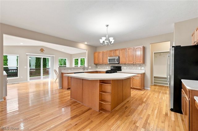 465 Wilmington Drive, Broadview Heights, OH 44147